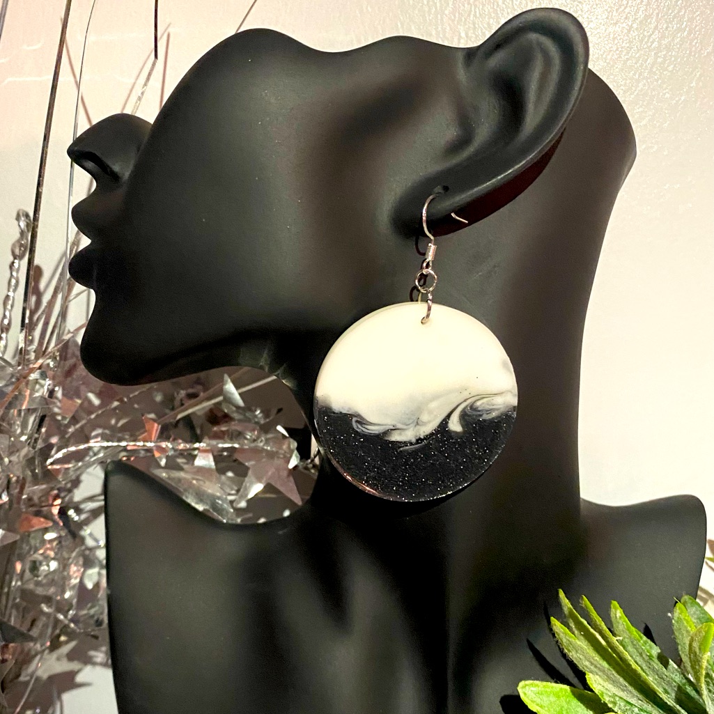 Sjb Handmade Black White Round Resin Earrings Silver Fish Hook Rubber Back